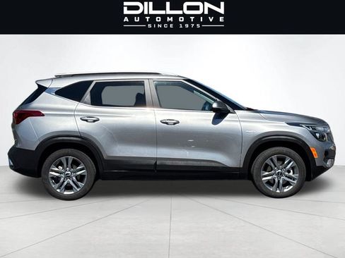 Used 2023 Kia Seltos S w/ Navigation Package AWD/4WD image 3