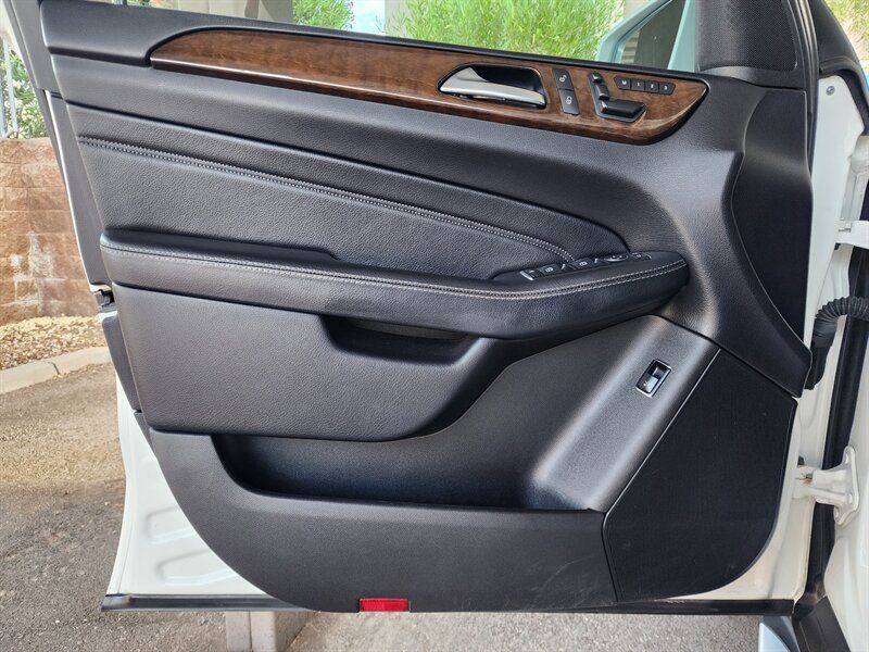 Used 2015 Mercedes-Benz ML 350 4MATIC w/ Premium 1 Package image 23