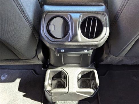 Used 2022 Jeep Gladiator Sport image 15