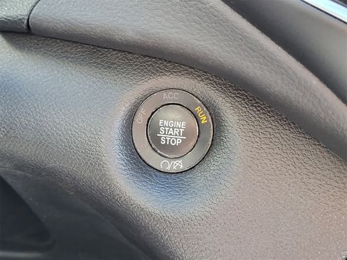 Used 2020 Jeep Cherokee Limited image 28