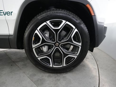 Used 2025 Rivian R1S Adventure AWD/4WD image 20