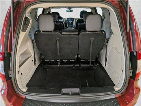 Used 2016 Chrysler Town & Country Touring w/ Driver Convenience Group FWD image 7