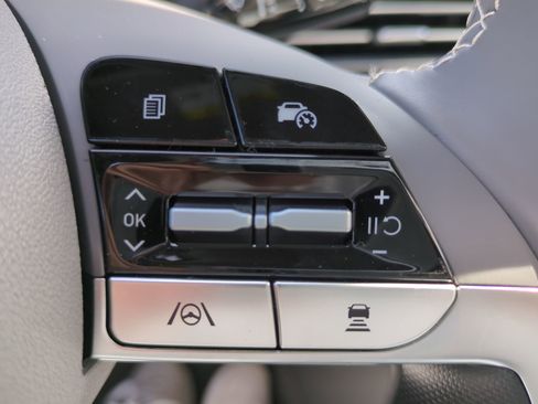 New 2025 Hyundai Elantra SEL w/ Cargo Package image 24