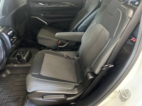 Certified 2022 Jeep Grand Cherokee L Laredo w/ Luxury Tech Group I AWD/4WD image 24
