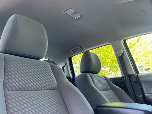Used 2022 Toyota Tacoma SR5 AWD/4WD image 16