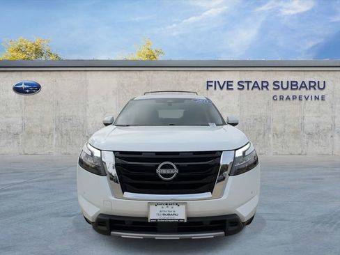 Used 2025 Nissan Pathfinder SL w/ SL Premium Package image 3