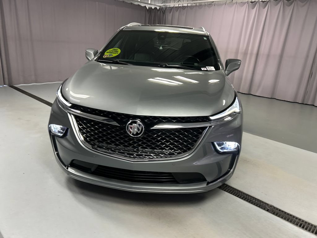 Used 2024 Buick Enclave Avenir w/ Avenir Technology Package AWD/4WD image 2