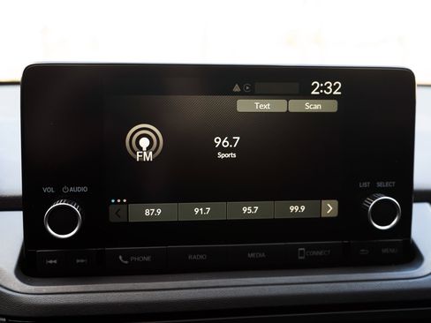 Certified 2025 Honda Accord LX image 30