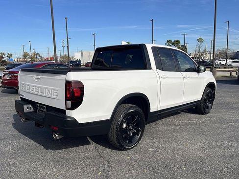 Used 2025 Honda Ridgeline Black Edition image 3
