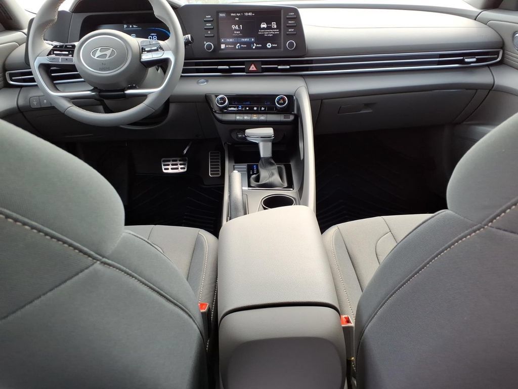 Certified 2026 Hyundai Elantra Sport FWD image 12