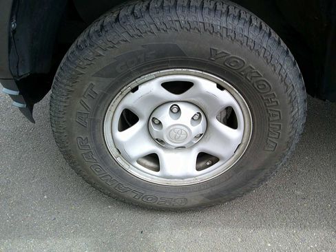 Used 2019 Toyota Tacoma SR w/ SR Convenience Package image 10