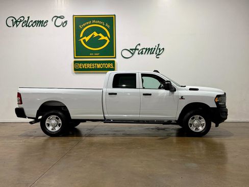 Used 2024 RAM 2500 Tradesman AWD/4WD image 9
