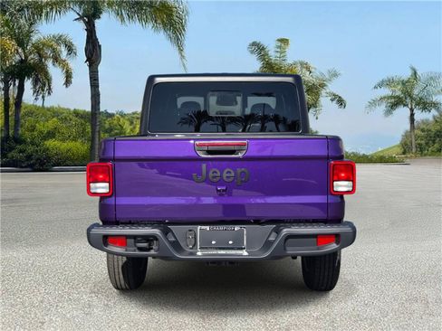 New 2026 Jeep Gladiator Sport image 5