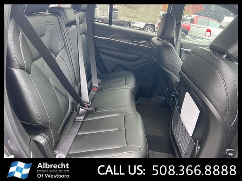 New 2025 Jeep Grand Cherokee Limited image 15