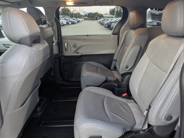 Used 2024 Toyota Sienna Limited FWD image 26