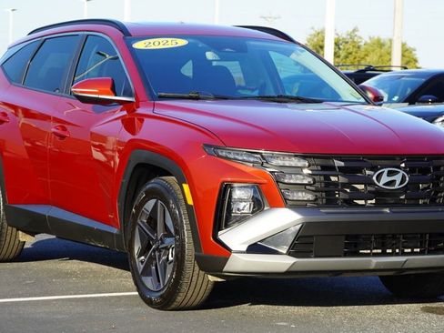 Used 2025 Hyundai Tucson SEL image 2