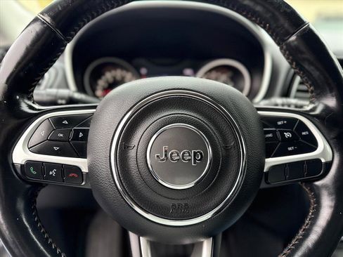 Used 2020 Jeep Compass Limited image 32