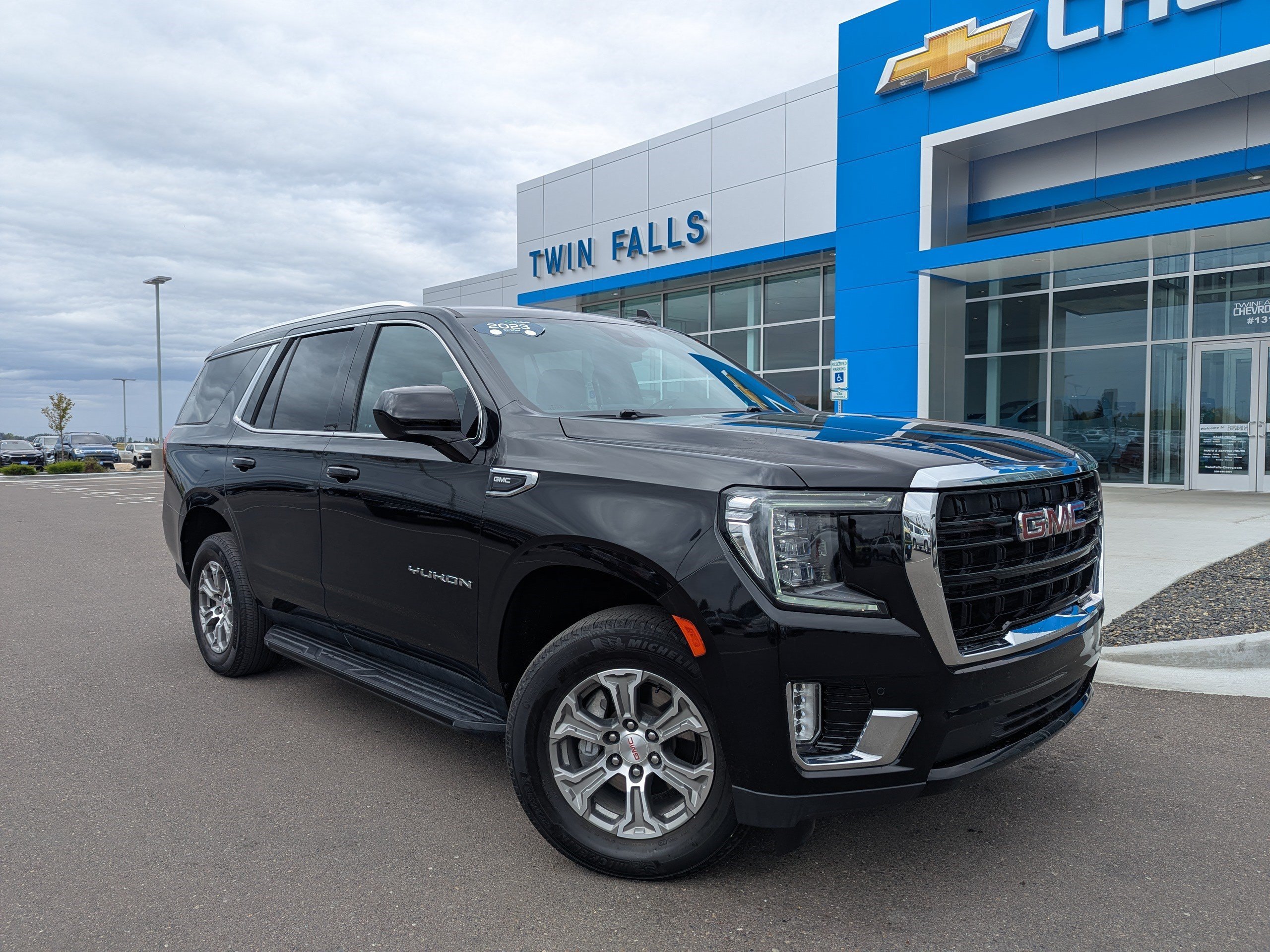 Certified 2023 GMC Yukon SLE w/ Gmc Pro Safety Plus Package AWD/4WD image 1