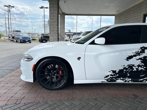Used 2016 Dodge Charger SRT Hellcat w/ Harman/Kardon Audio Group RWD image 5