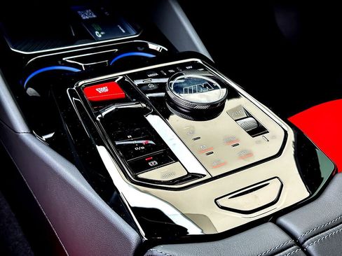 New 2026 BMW M5 Touring image 18