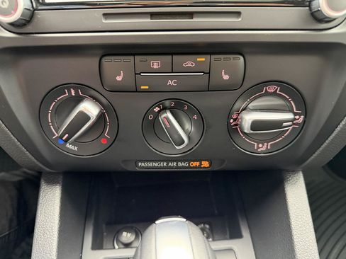 Used 2012 Volkswagen Jetta SE FWD image 36