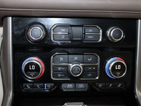 Used 2024 GMC Yukon XL Denali w/ Max Trailering Package RWD image 32