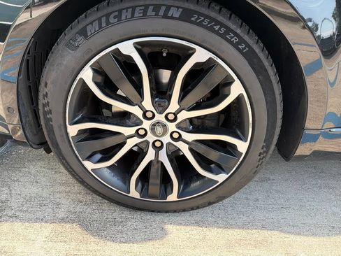 Used 2019 Land Rover Range Rover Sport HSE AWD/4WD image 4