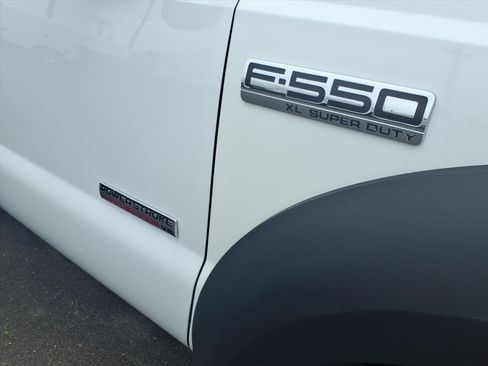 Used 2006 Ford F550 2WD Regular Cab Super Duty image 21