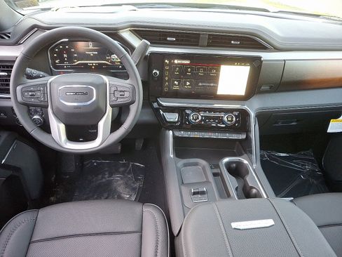 New 2025 GMC Sierra 2500 Denali w/ Denali Reserve Package image 11