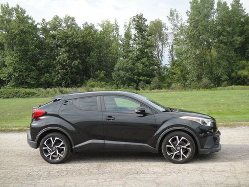 Used 2018 Toyota C-HR XLE image 4