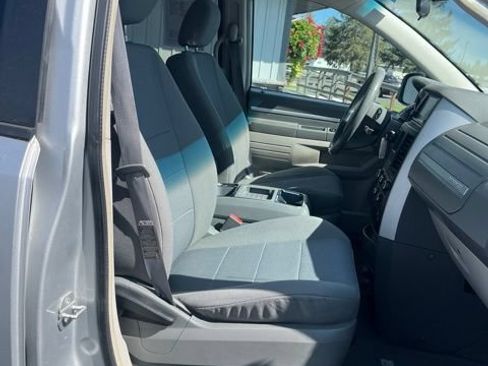 Used 2008 Dodge Grand Caravan SXT w/ Entertainment Group 2 FWD image 35