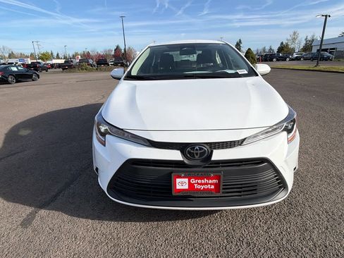 Used 2024 Toyota Corolla LE w/ LE Convenience Package image 5