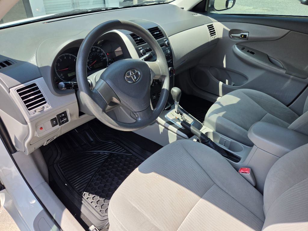 Used 2010 Toyota Corolla LE FWD image 15