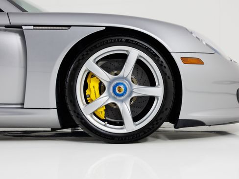 Used 2004 Porsche Carrera GT RWD image 14