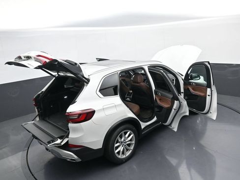 Used 2023 BMW X5 xDrive40i w/ Premium Package AWD/4WD image 43