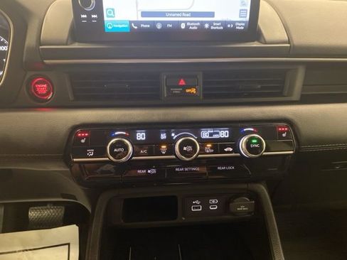 Used 2024 Honda Pilot Touring image 13