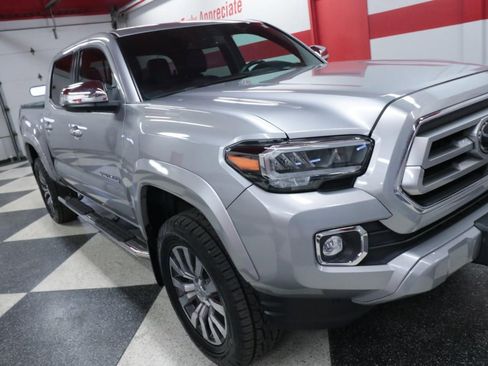 Used 2021 Toyota Tacoma Limited image 34