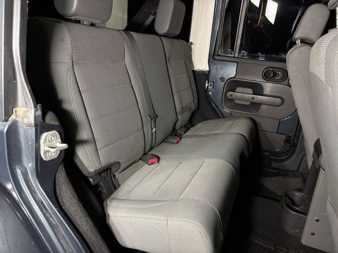 Used 2007 Jeep Wrangler Unlimited Sahara AWD/4WD image 19