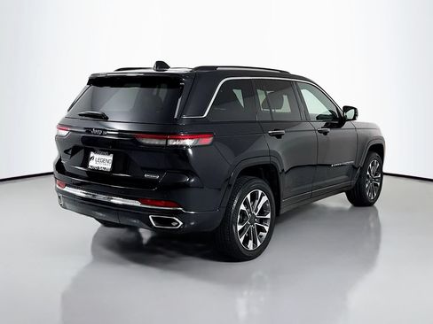 Used 2023 Jeep Grand Cherokee Overland AWD/4WD image 5