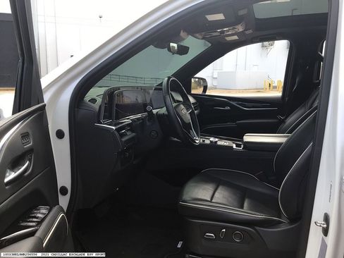Used 2021 Cadillac Escalade ESV Sport image 10
