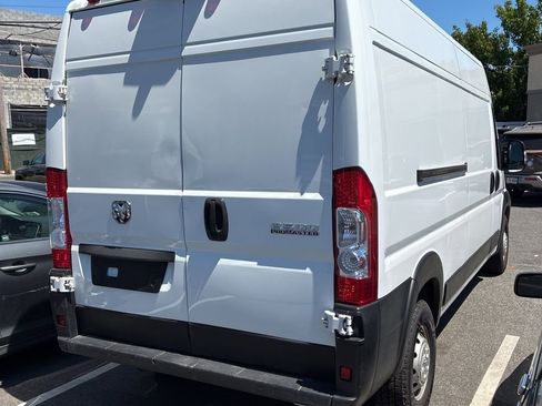 Used 2023 RAM ProMaster 2500 FWD image 3