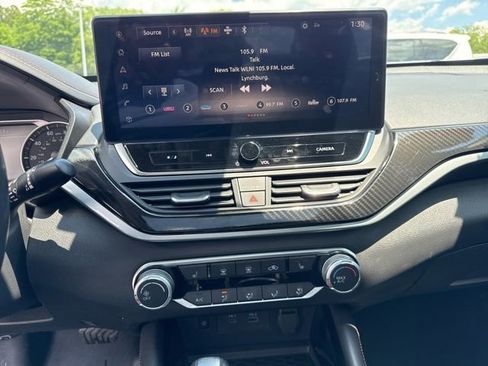 Used 2024 Nissan Altima 2.5 SR w/ SR Premium Package AWD/4WD image 17