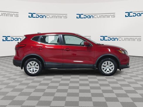 Used 2018 Nissan Rogue Sport S FWD image 9