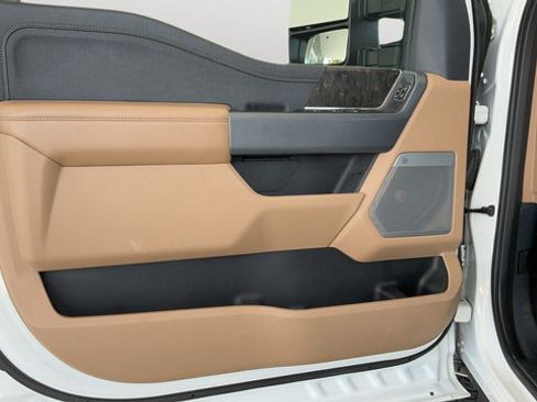 Used 2023 Ford F250 Lariat w/ Lariat Ultimate Package AWD/4WD image 19