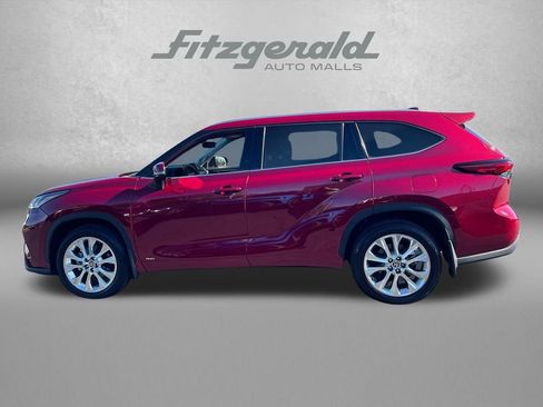 Used 2022 Toyota Highlander Limited image 3