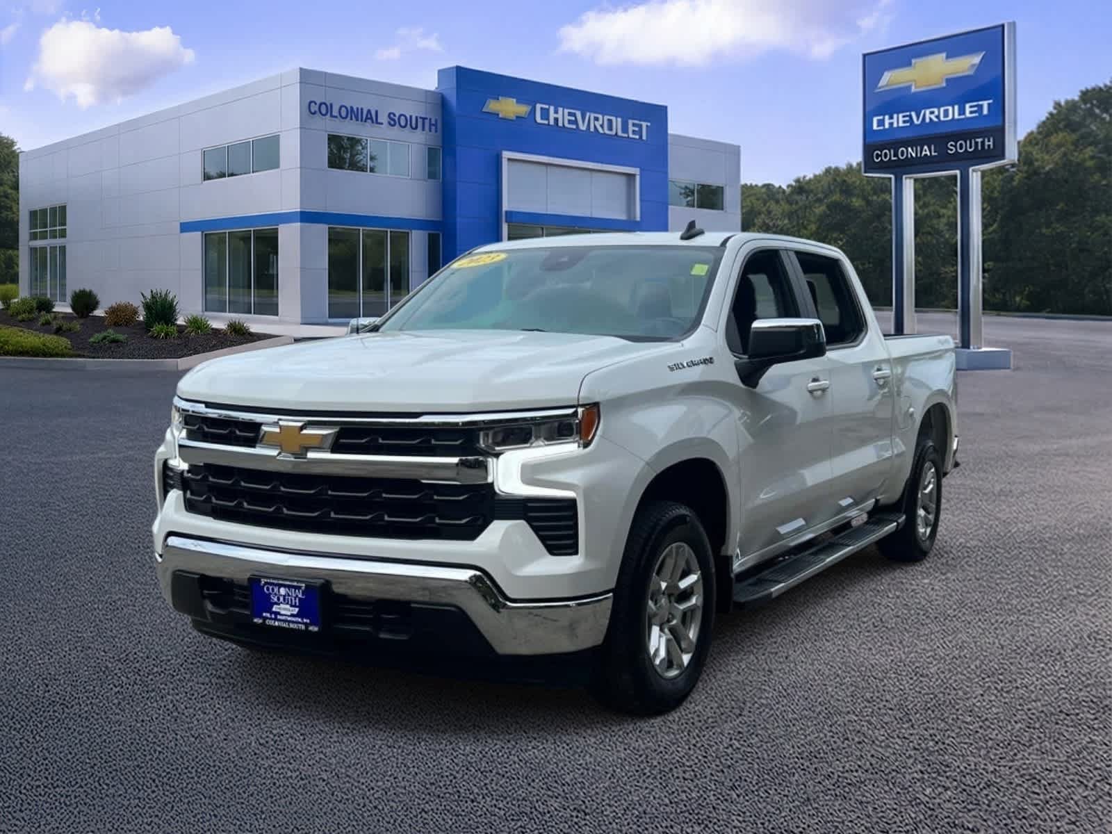 Used 2023 Chevrolet Silverado 1500 LT AWD/4WD image 1