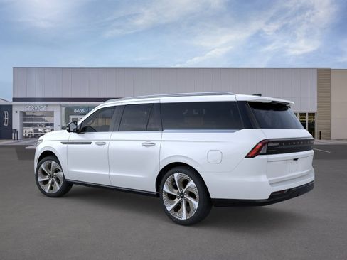 New 2026 Lincoln Navigator L Black Label AWD/4WD image 4