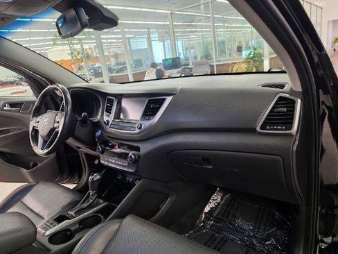 Used 2016 Hyundai Tucson Limited w/ Option Group 03 FWD image 15
