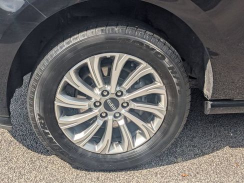 Used 2024 Lincoln Navigator L 4WD image 10