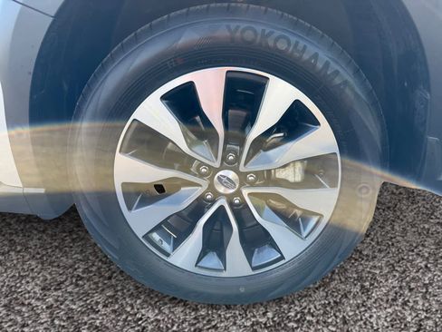 Certified 2025 Subaru Outback Limited AWD/4WD image 9
